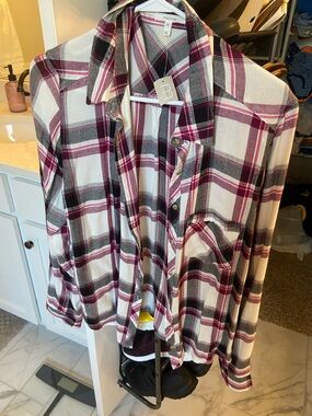 Maurices White, Black, and Burgundy Plaid Button-Up Shirt